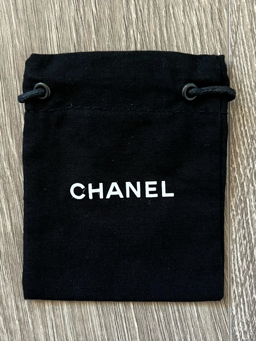 Chanel dust bag (C652)